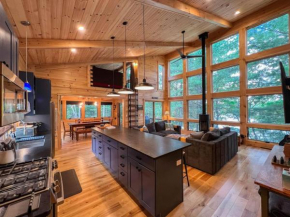 StoneWater, Brand New, Private Lakefront plus Fire